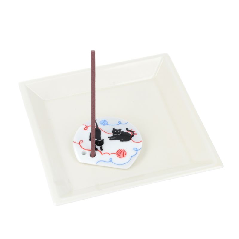 Incense Holder Playing Cat/Keitodama