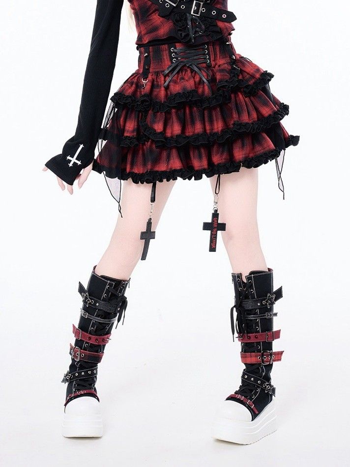 [Grrr the Lipper] The Cross That Follows Me Skirt
