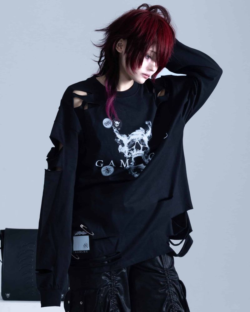 [Gamchu] "COULD'VE CUT IT MORE. BUT I'LL STOP HERE." 2 Piece Distressed Long-Sleeve Tee